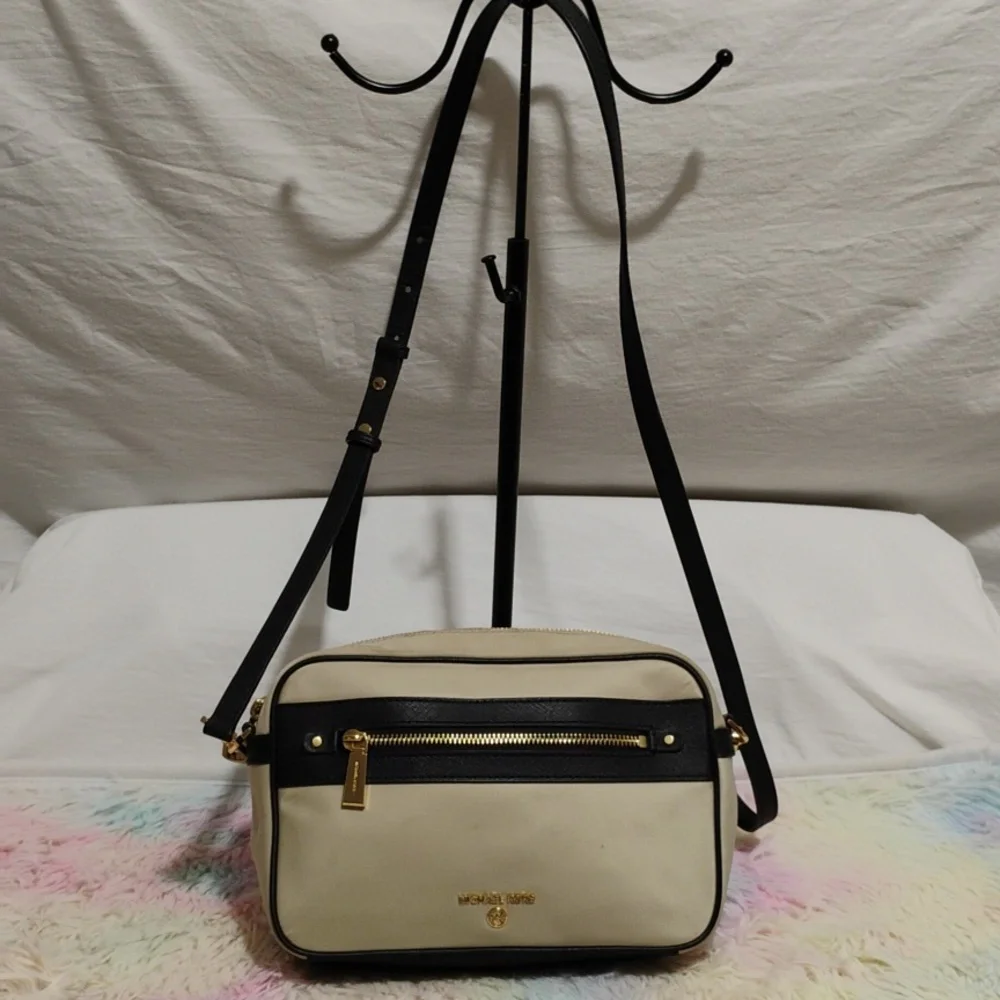 SALE! Authentic Michael Kors Jet Set Crossbody Bag